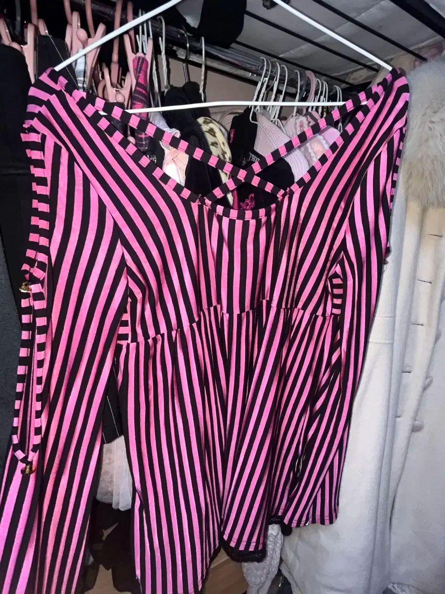 ピンクストライプ