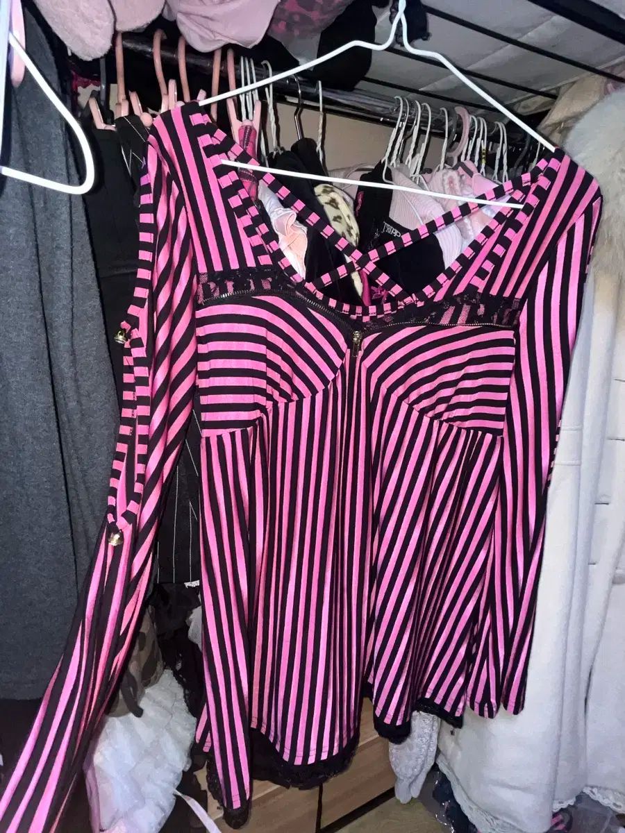 ヴィンテージ マズブラック Tシャツ トップス ピンクストライプ ダイヤ