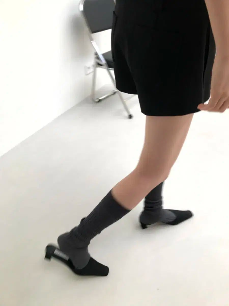 Weare サテン ミュール 250