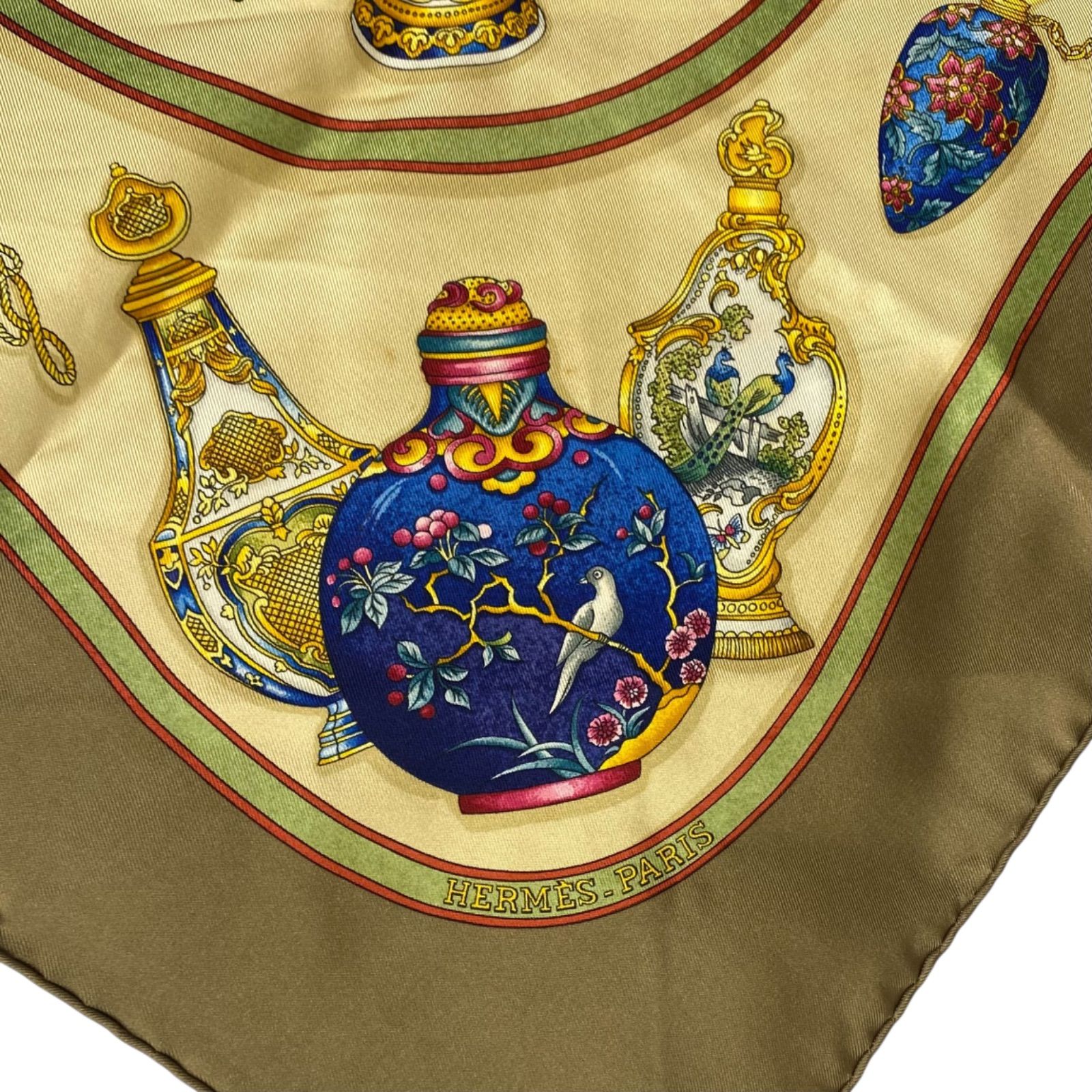 エルメス カレ90 Qu importe le flacon シルクスカーフ 香水瓶 カーキ