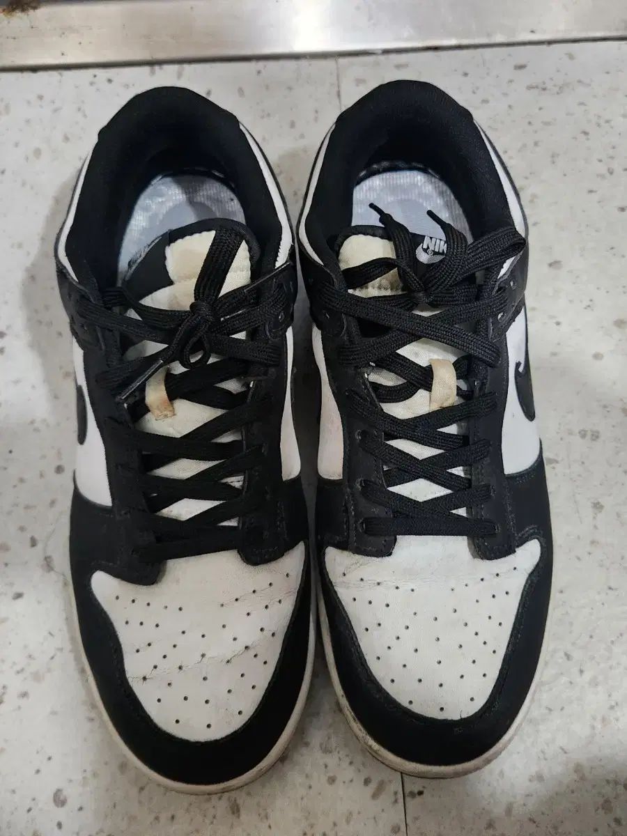 ナイキ ダンク ロー ブラック アンド 白 280