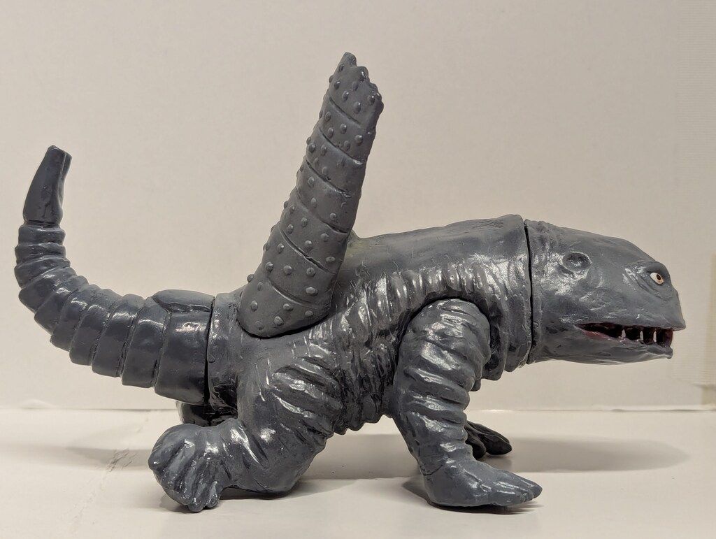 ヤモマーク 大怪獣シリーズ ウルトラマン ケムラー グレー成型/赤/黄