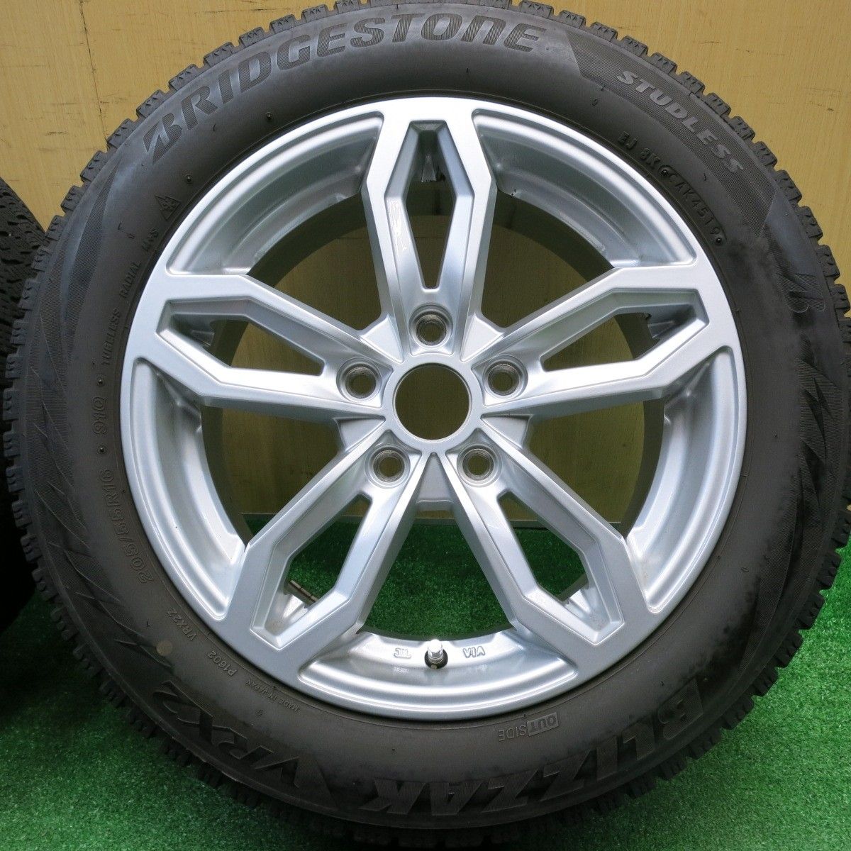 バリ溝 8 5分 MINI ミニ クラブマン 等 AGA Welt 205 55 R 16 スタッドレス ブリヂストン ブリザック VRX 2 16インチ PCD 112 5 H ス