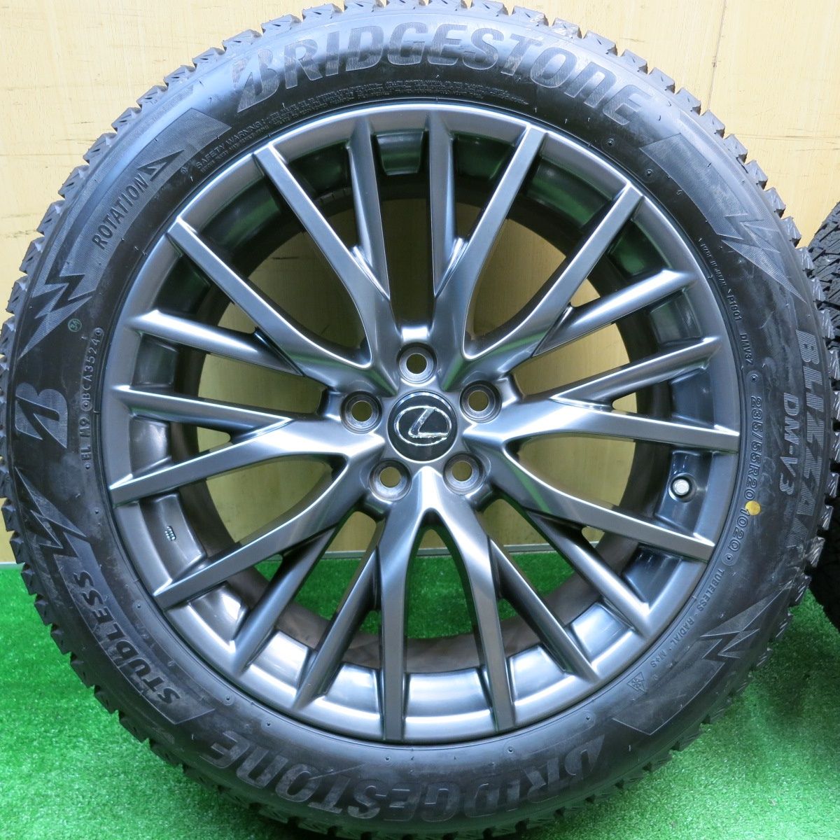  センサー付 24年 キレイ レクサス RX Fスポーツ 235 55 R 20 スタッドレス ブリヂストン ブリザック DM V 3 20インチ PCD 114 5 H ス 20インチ タイヤ ホイールセット