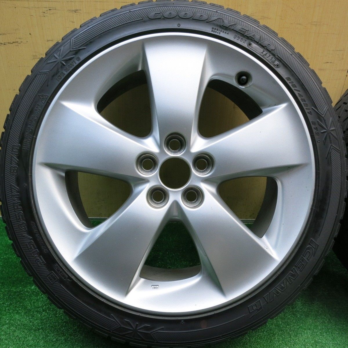 4本価格☆トヨタ 30系 プリウス S ツーリング 純正 215/45R17