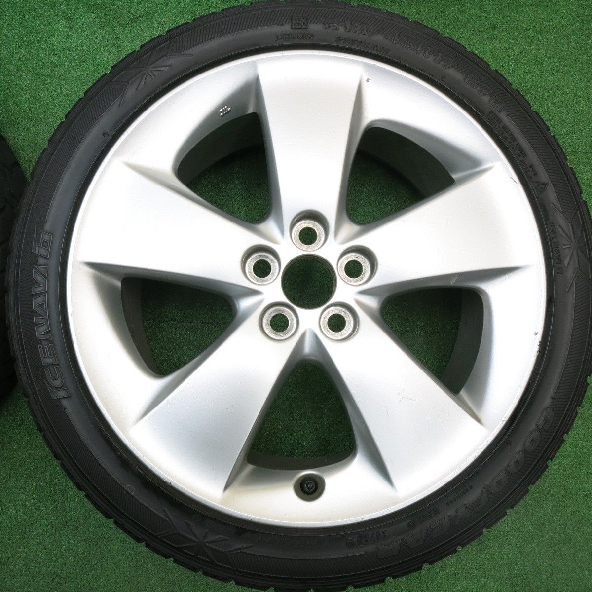 トヨタプリウス　ツーリングs スタッドレス17インチ5スポークホイール4本セット Amazon | 【適合車種:トヨタ プリウス(60系)2023-】 DUNLOP WINTER