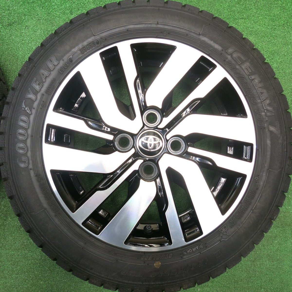  バリ溝 22年 ほぼ10分 トヨタ ルーミー タンク 165 65 R 14 スタッドレス グッドイヤー アイスナビ7 14インチ PCD 100 4 H ス 14インチ タイヤ ホイールセット