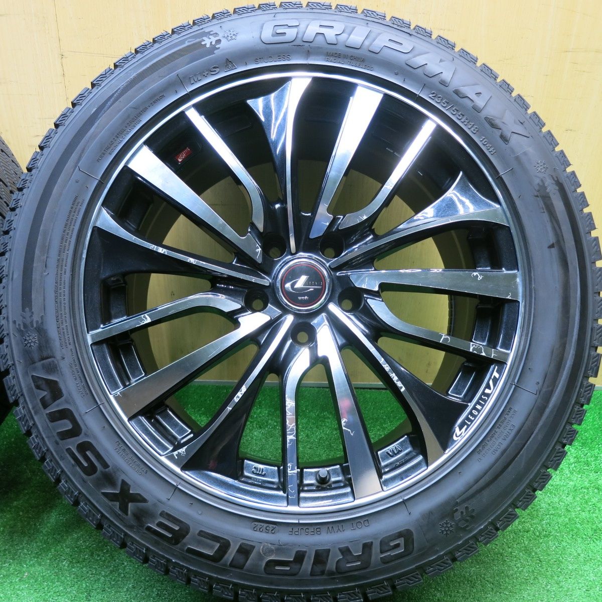 バリ溝 22年 9 5分以上 LEONIS VT 235 55 R 18 スタッドレス グリップマックス GRIP ICE X SUV レオニス 18インチ PCD 114 3 5 H ス