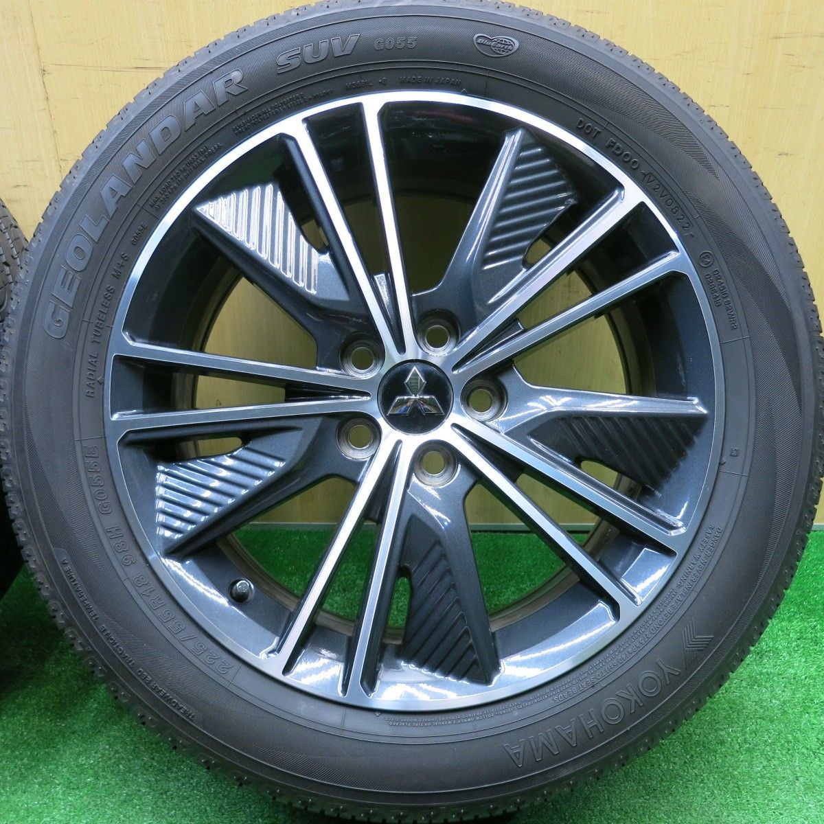 バリ溝 22年 キレイ 9 5分 三菱 デリカ D 5 アーバンギア 225 55 R 18 ヨコハマ ジオランダー SUV G 055 E 18インチ PCD 114 3 H ノ