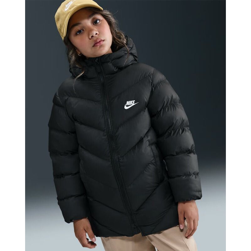 ナイキ 中綿ジャケット ジュニア NIKE Therma-FIT パファージャケット ミドル丈 140 cm 150 160 子供服 アウター スポーツウェア フード付き 中わた 断熱素材 撥水 雨天対応 軽量 ブラック 黒 HJ 2722-010