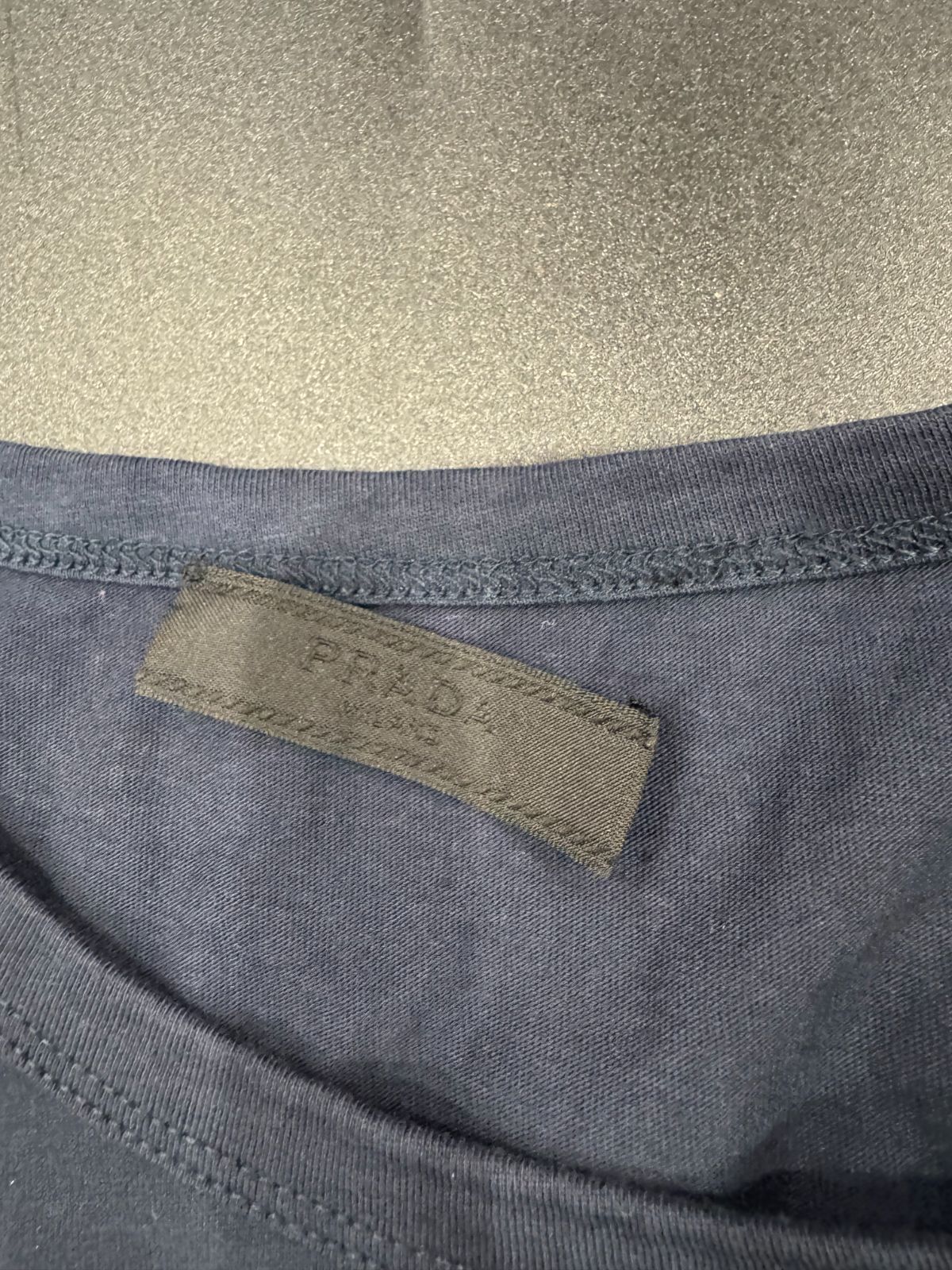 プラダ ロゴ刺繍