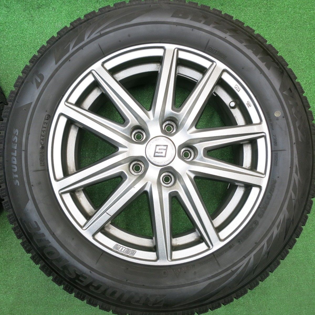 バリ溝！21年！キレイ！8.5分☆スタッドレス 215/60R16 ブリヂストン