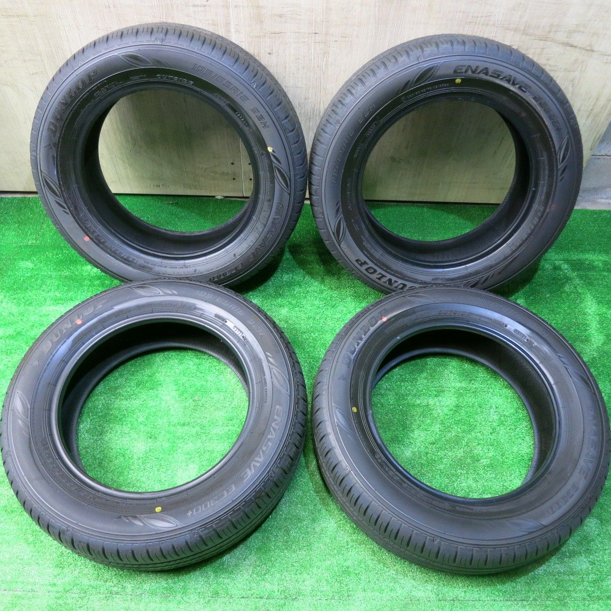 新車外し 25年 195 65 R 16 ダンロップ エナセーブ EC 300 タイヤ 16インチ ライズ ロッキー 等 ノタ