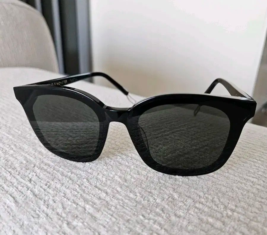 GENTLE MONSTER ジェントルモンスター フラットバー ブラック サングラス