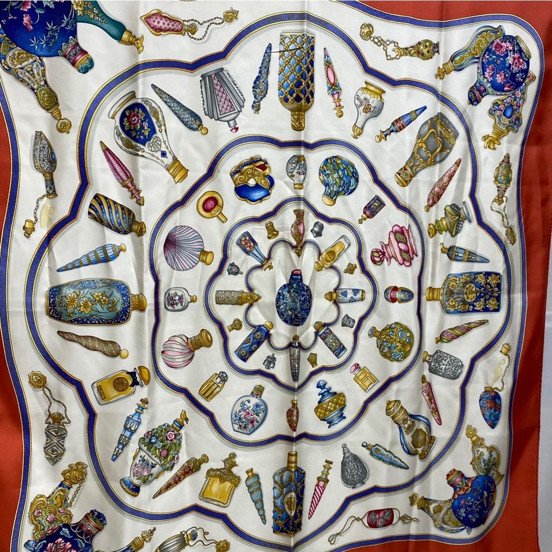 エルメス カレ90 Qu importe le flacon シルクスカーフ 香水瓶 赤 HERMES AC 0096