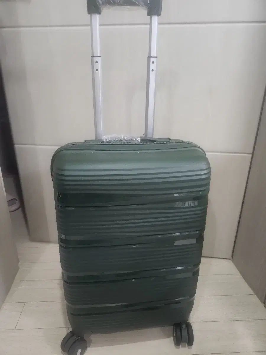 20インチ HARD ウェア 旅行用 キャリー