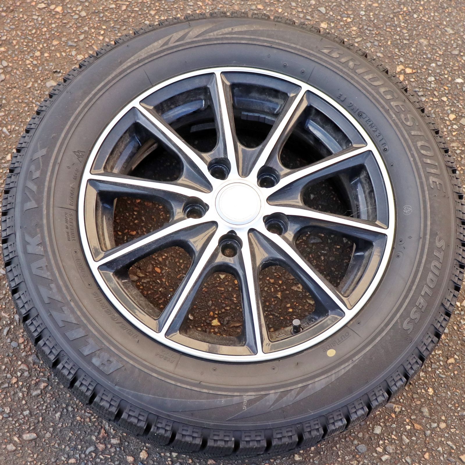 新潟発 ブリジストン ブリザック VRX アルミセット スタッドレスタイヤ 4本 溝有り 195 65 R 15 5穴 倉庫保管 ブリヂストン