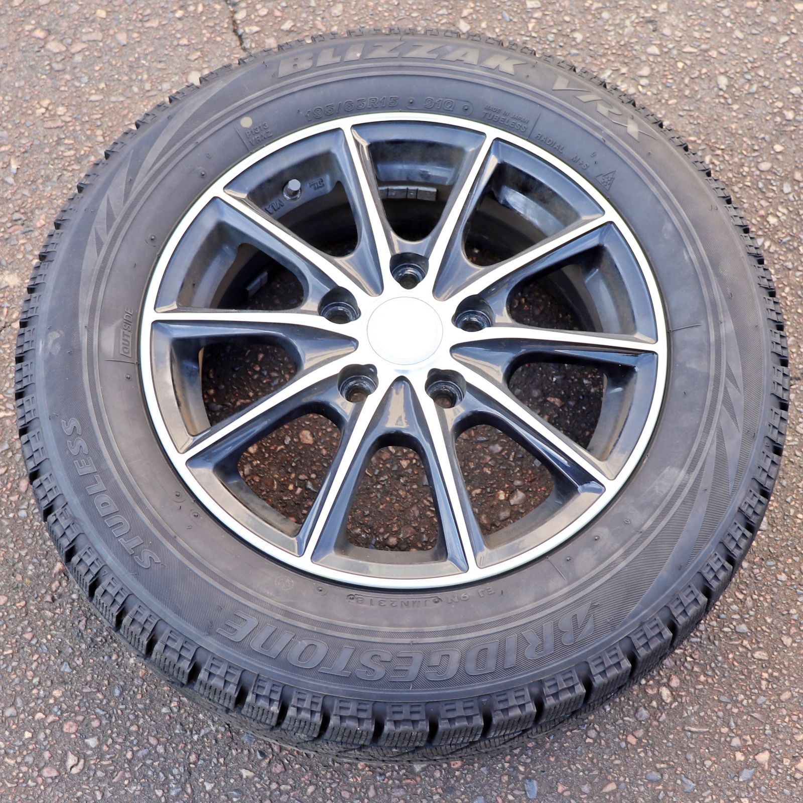 新潟発 ブリジストン ブリザック VRX アルミセット スタッドレスタイヤ