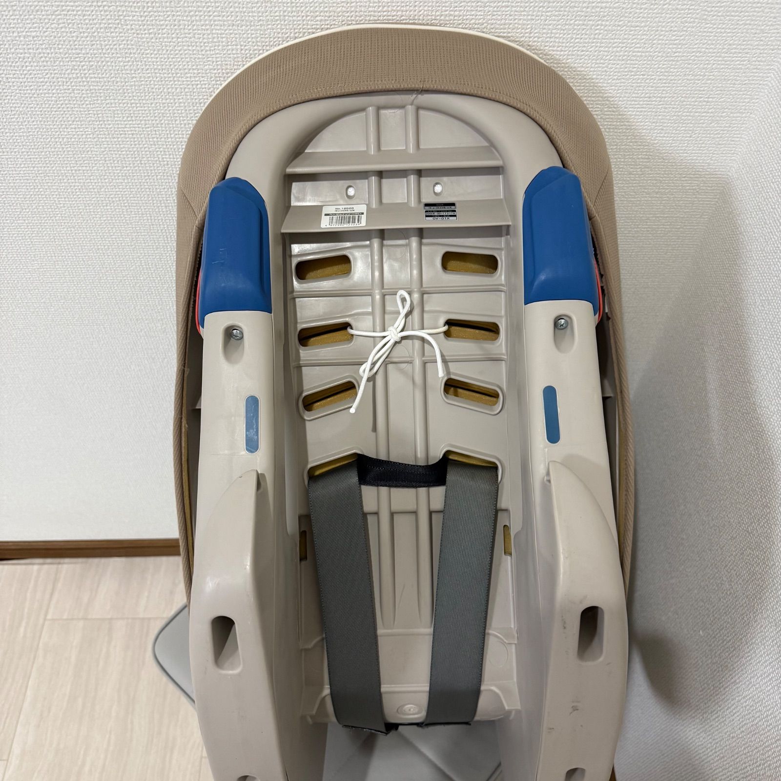 Combi コッコロ ヘーゼルナッツ 新生児対応 美品】combi チャイルドシートコッコロ S UX ヘーゼルナッツ 新生児