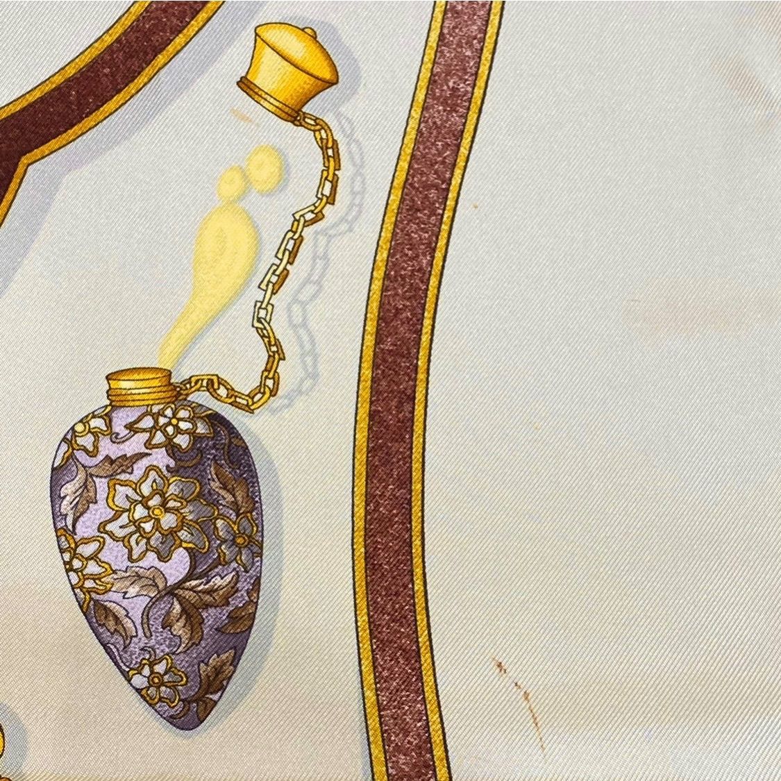 エルメス カレ90 Qu importe le flacon シルクスカーフ 香水瓶 オフ