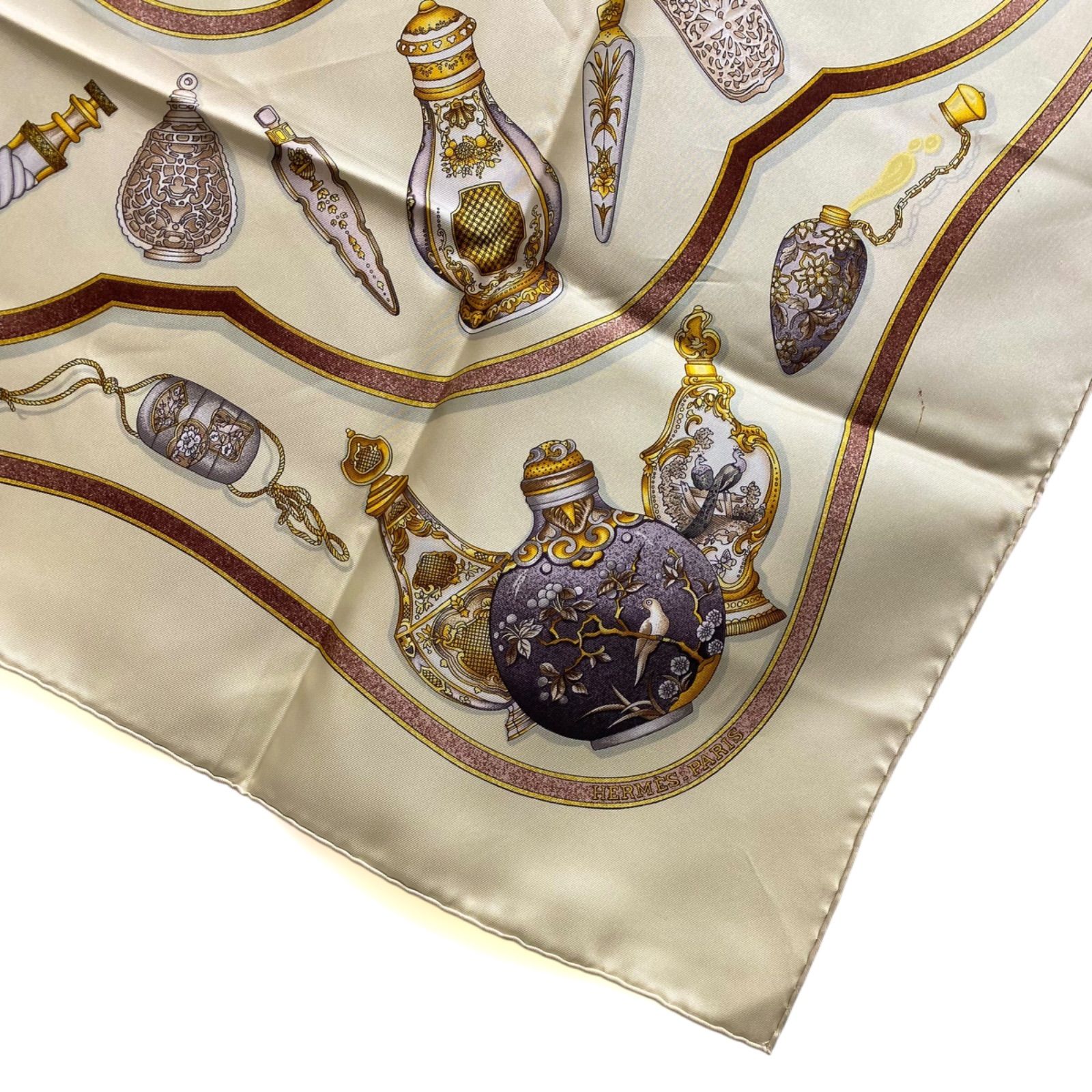 エルメス カレ90 Qu importe le flacon シルクスカーフ 香水瓶 オフ