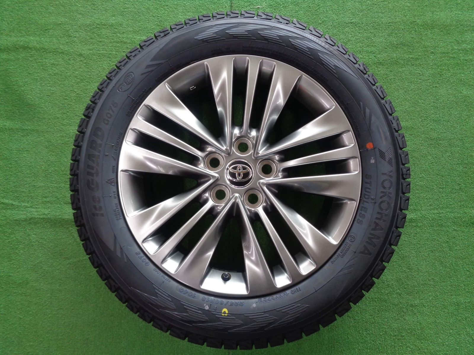 40系アルファード 18インチ スタッドレスセット 225 60 R 18 ヨコハマ アイスガードSUV G 075 新車外しホイール 00104