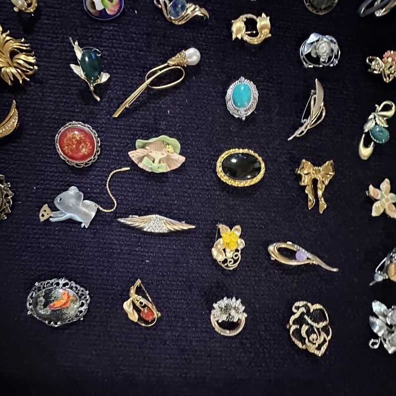 vintage】ブローチ まとめ売り 大量 50点以上 GT-BR22 - メルカリ