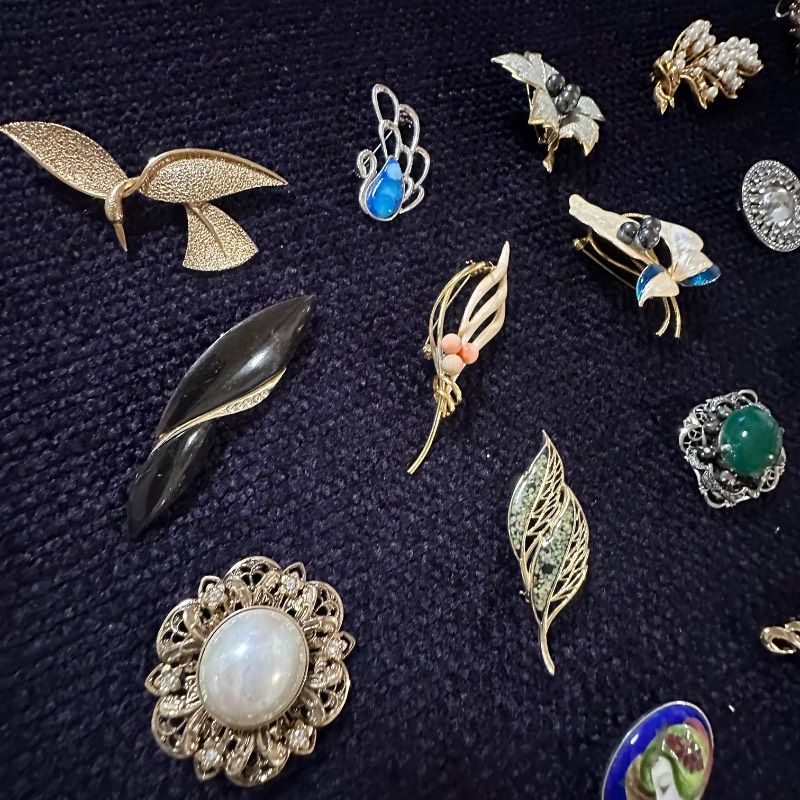 vintage】ブローチ まとめ売り 大量 50点以上 GT-BR22 - メルカリ