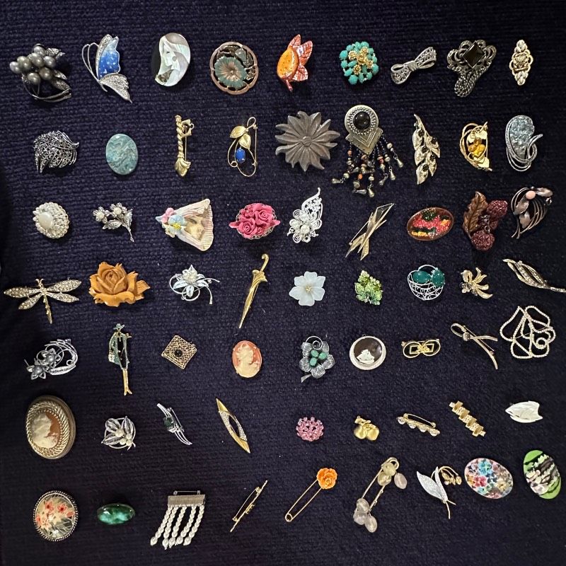 【vintage】ブローチ　大量　130点以上　まとめ売り vintage】ブローチ まとめ売り 大量 60点以上 GT-BR23 - メルカリ