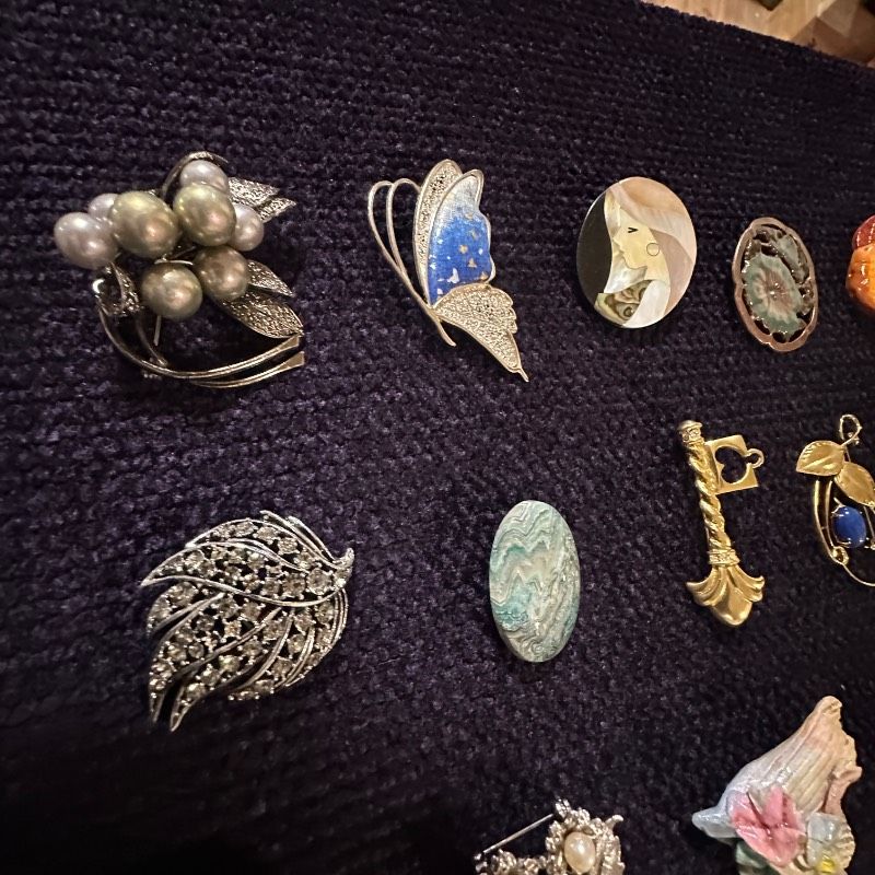 vintage】ブローチ まとめ売り 大量 60点以上 GT-BR23 - メルカリ