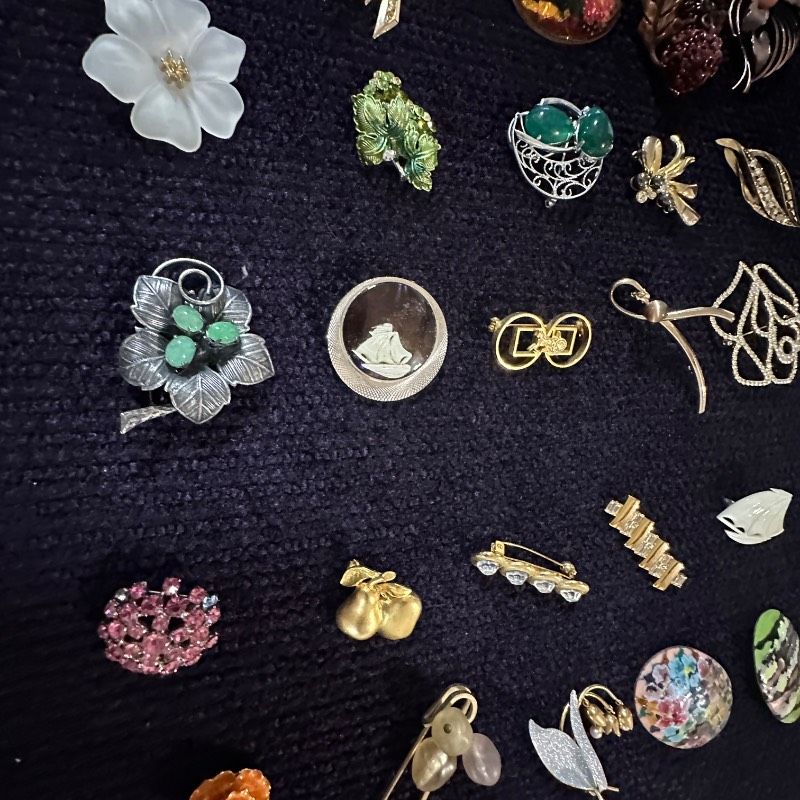 vintage】ブローチ まとめ売り 大量 60点以上 GT-BR23 - メルカリ