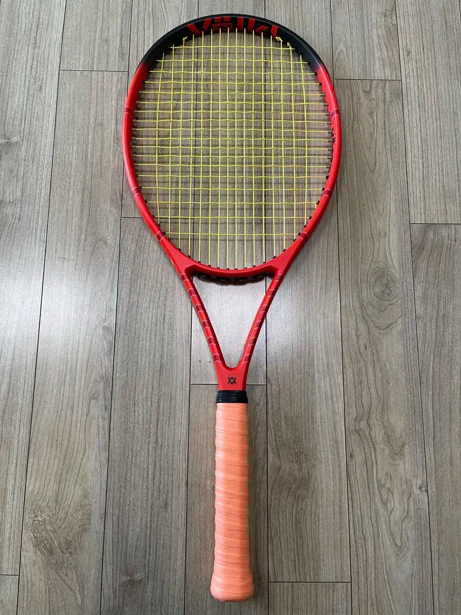 ヴォルクル ボスドラ V8 300 テニスラケット