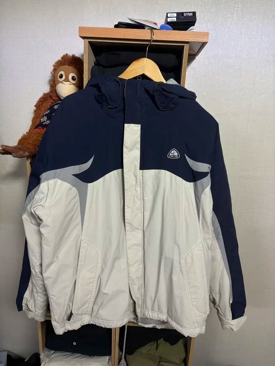 ナイキ acgライン ウィンドブレーカー