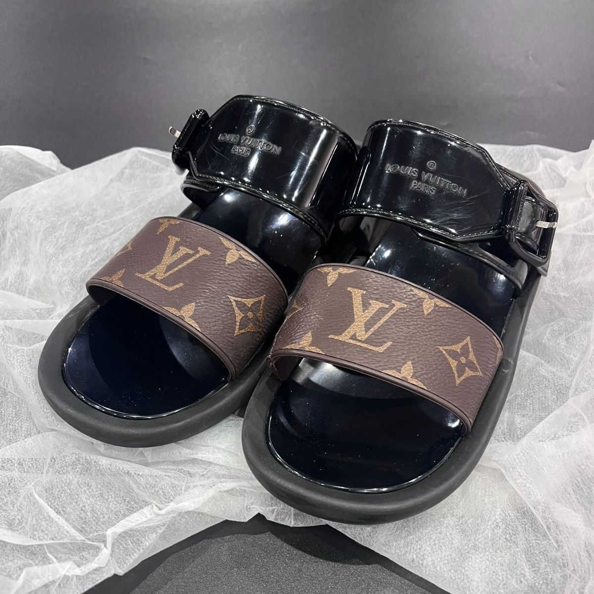 極美品△LOUIS VUITTON ルイヴィトン LVサークルビジュー付き