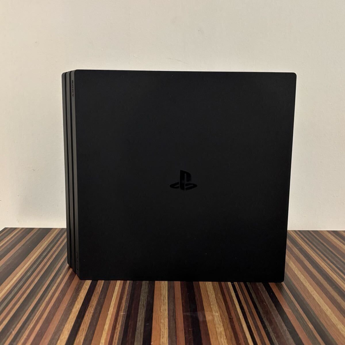SONY ソニー PlayStation 4 プレイステーション PS CUH-7100 B 1 TB ブラック コントローラー 通電 簡易清掃 済み 711-0120