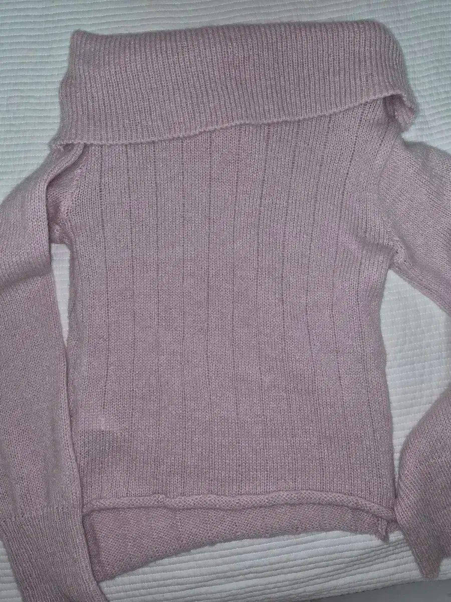 オフショルダーニット