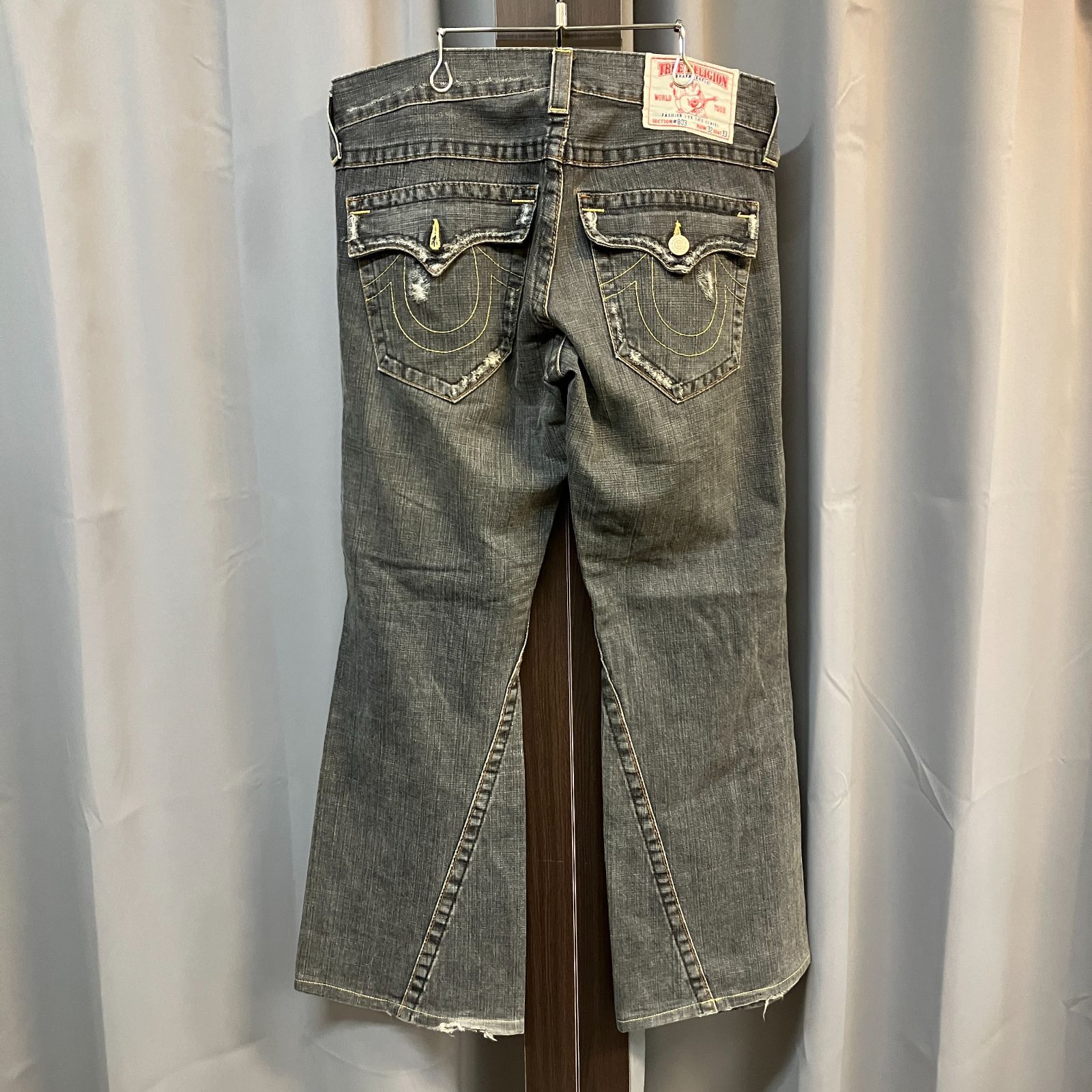 truereligion フレアデニム スタッズw32 グレー 希少 TRUE RELIGION (トゥルーレリジョン) 803 ダメージ加工 フレア デニム