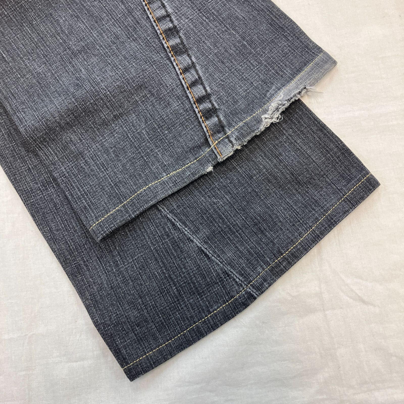 True Religion デニム ダメージ加工 TRUE RELIGION(トゥルーレリジョン)ジーンズダメージインレイカスタム