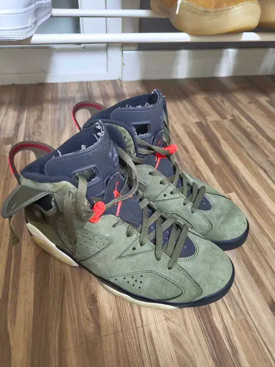 ジョーダン6 スコット オリーブ 290