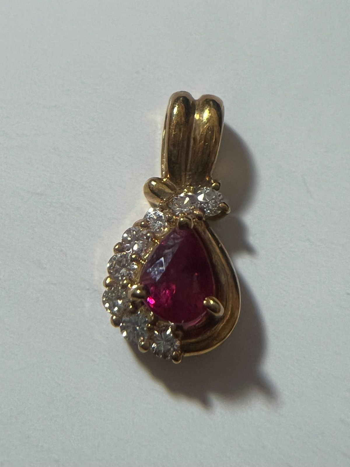 K 18 ネックレストップ ダイヤ D 0.12 ct ルビィ0.41 チャーム 1.16 g