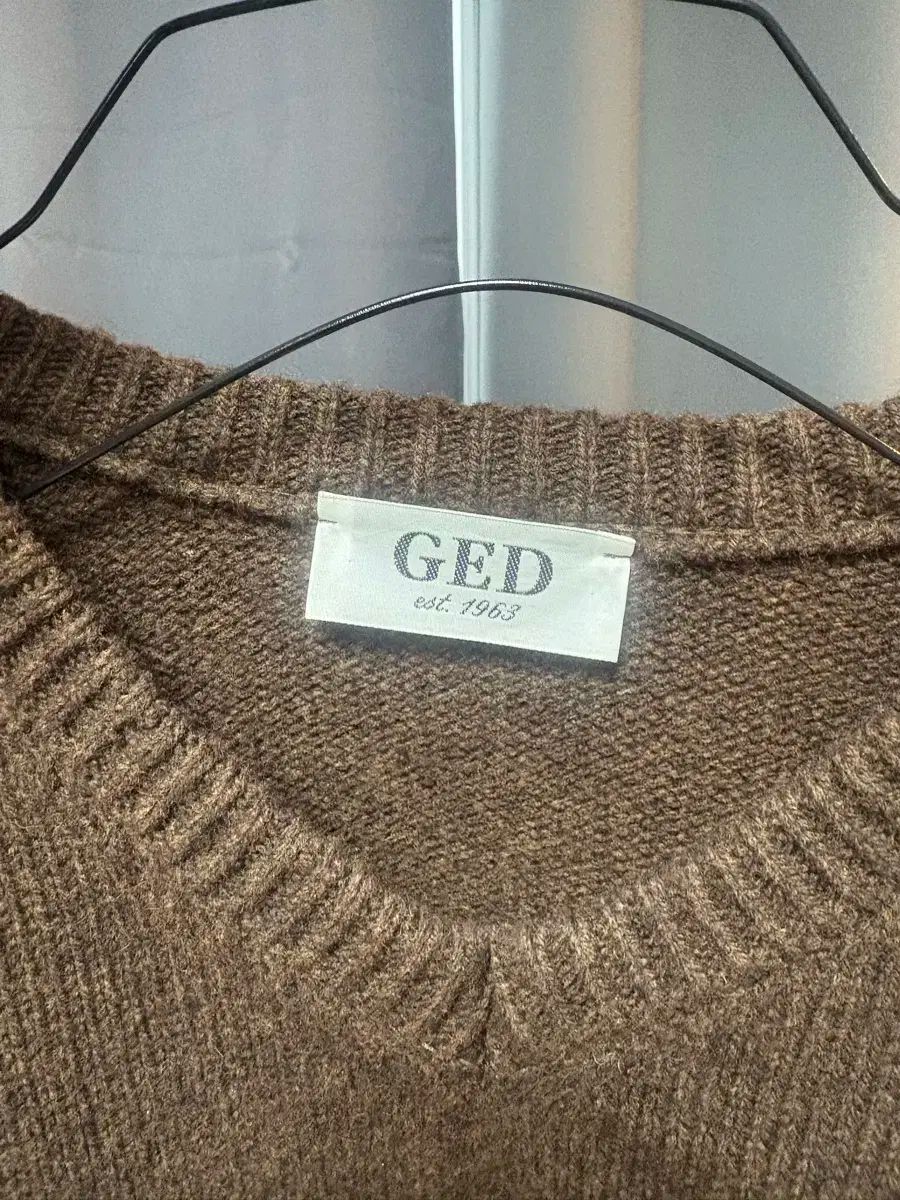 ブラウン プルオーバー