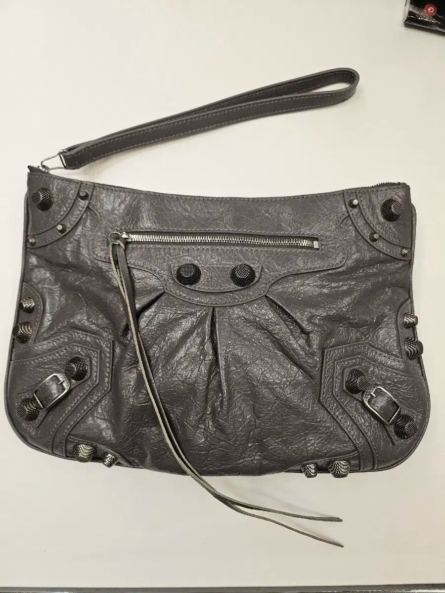 バレンシアガ ル カゴール ポーチ - クラッチバッグ