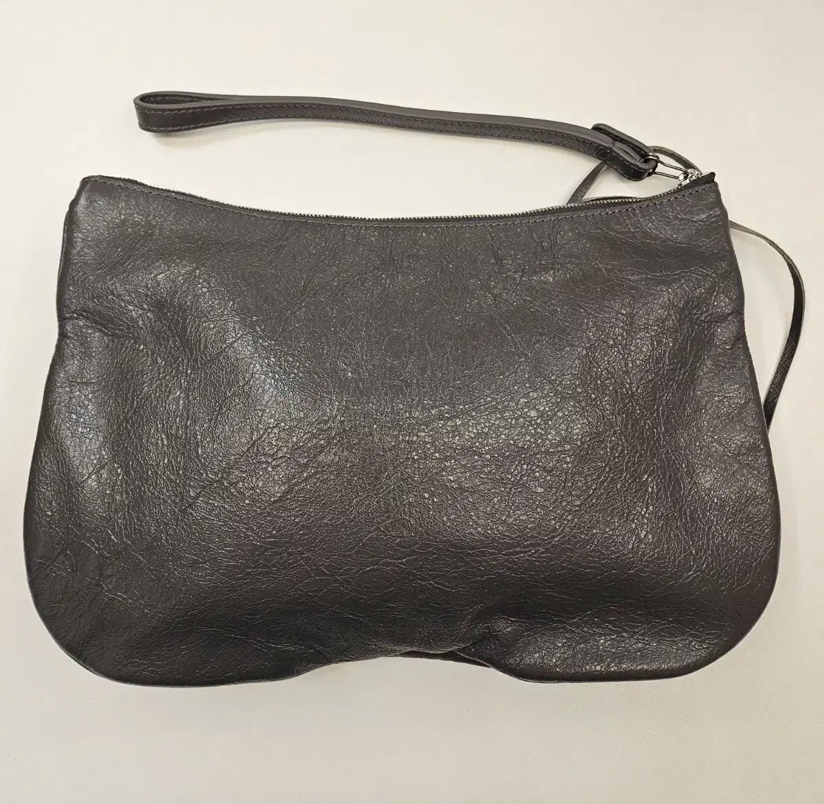 - クラッチバッグ