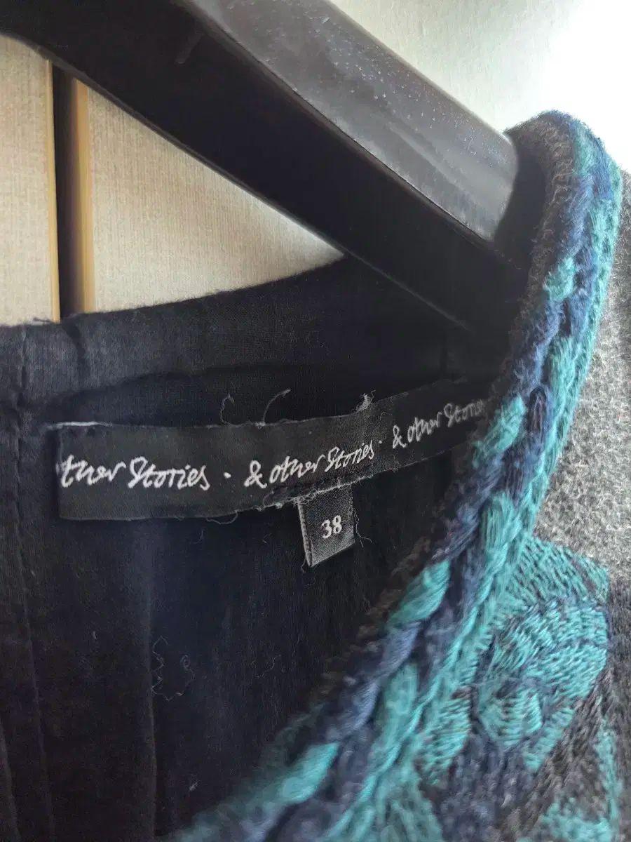  アンドアザーストーリーズ -other stories ONE PIECE 長袖 七分袖 ひざ丈ワンピース