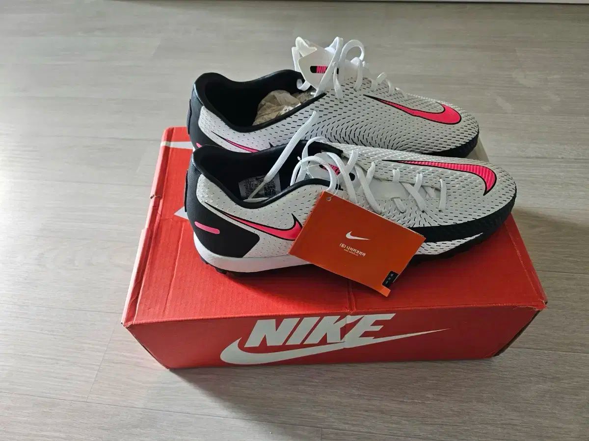 ナイキ ファントムGT アカデミー TF 255