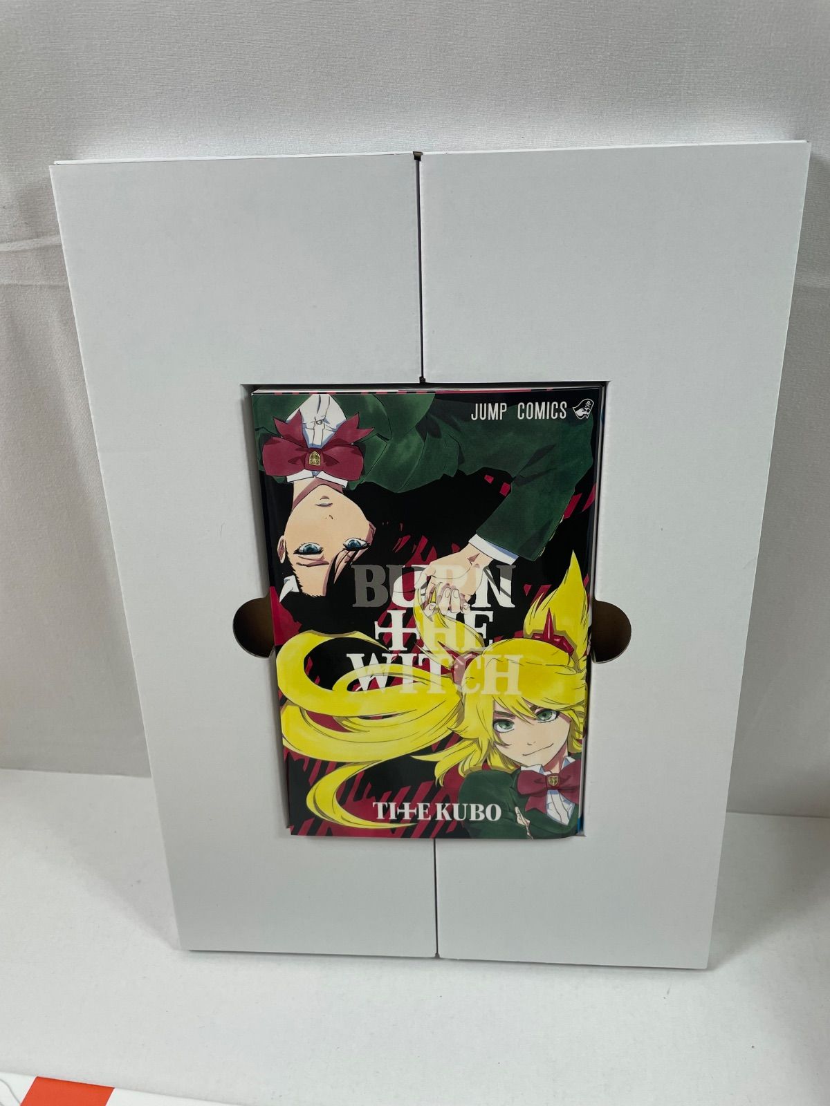 ブリーチ Artbook JET 配送箱も未開封 Amazon.com: BLEACHイラスト集 JET (愛蔵版コミックス): 9784087925258