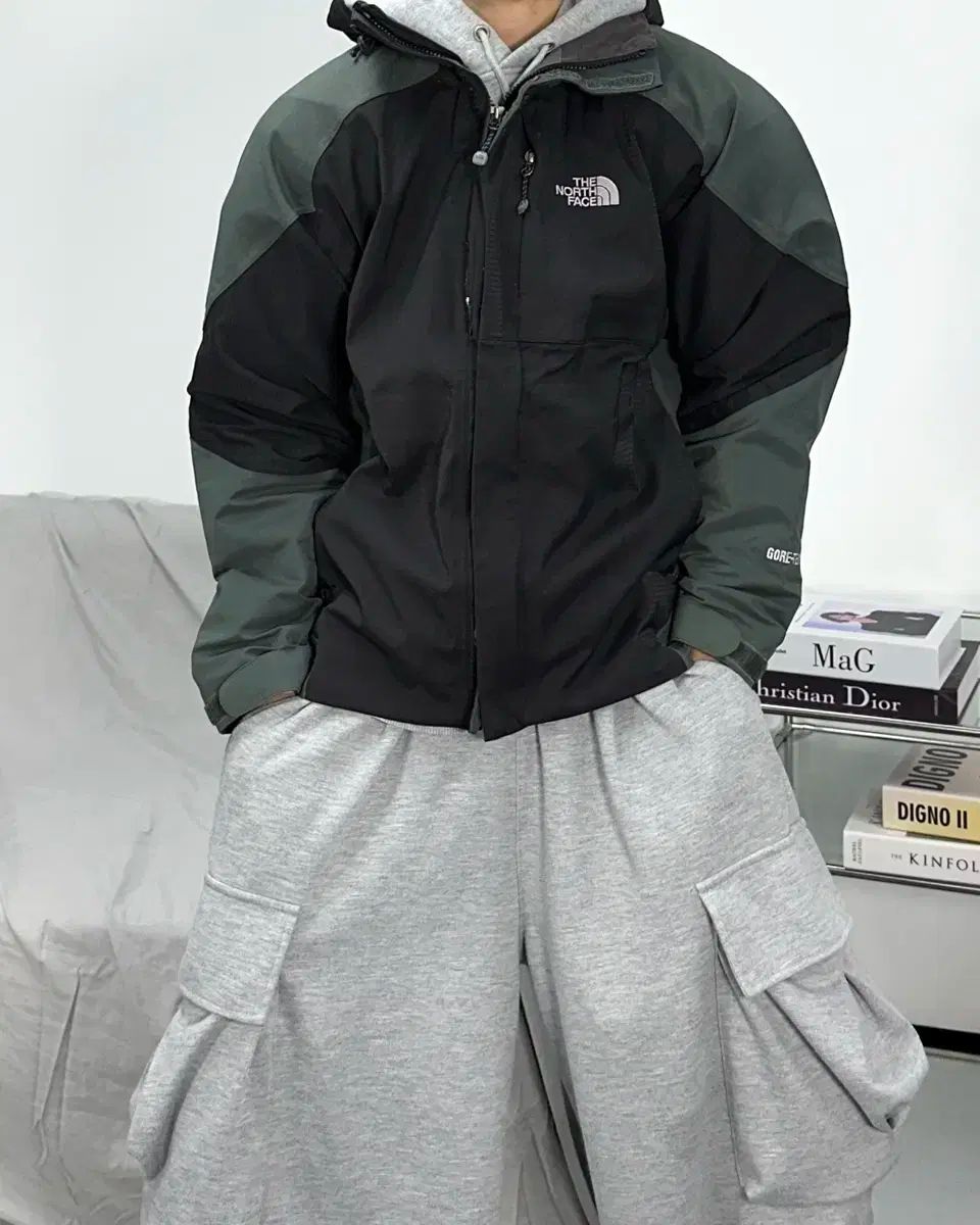 THE NORTH FACE GORE-TEX ディープカーキ ウィンドブレーカー S