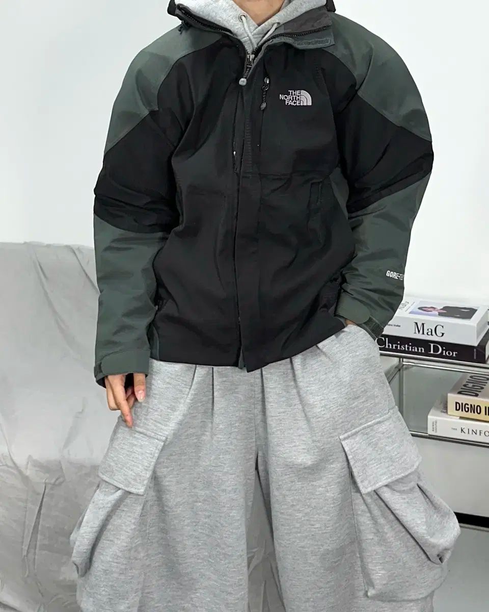 THE NORTH FACE GORE-TEX ディープカーキ ウィンドブレーカー S