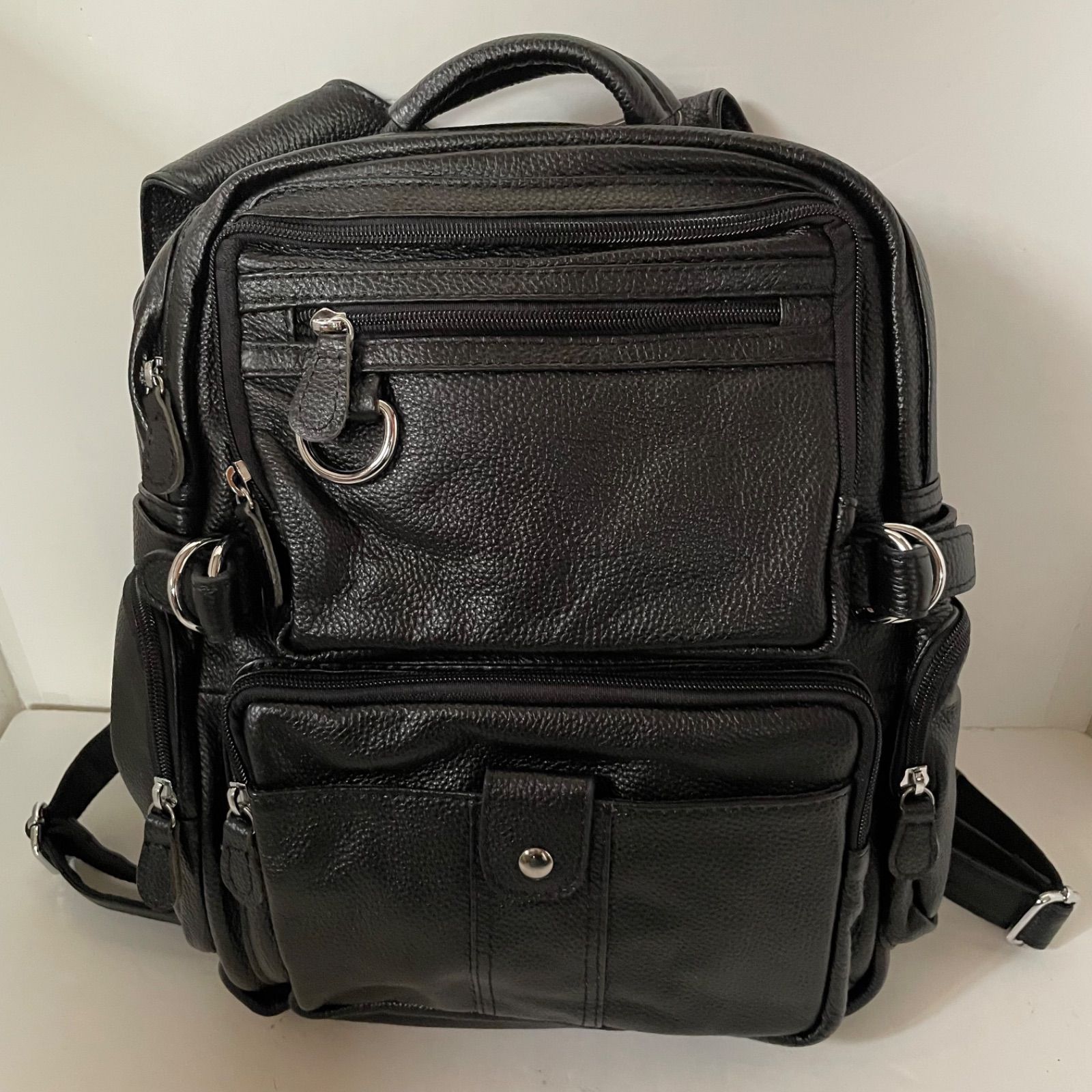 本革レザー リュック ブラック 多収納 多ポケット 大容量 未使用タグ