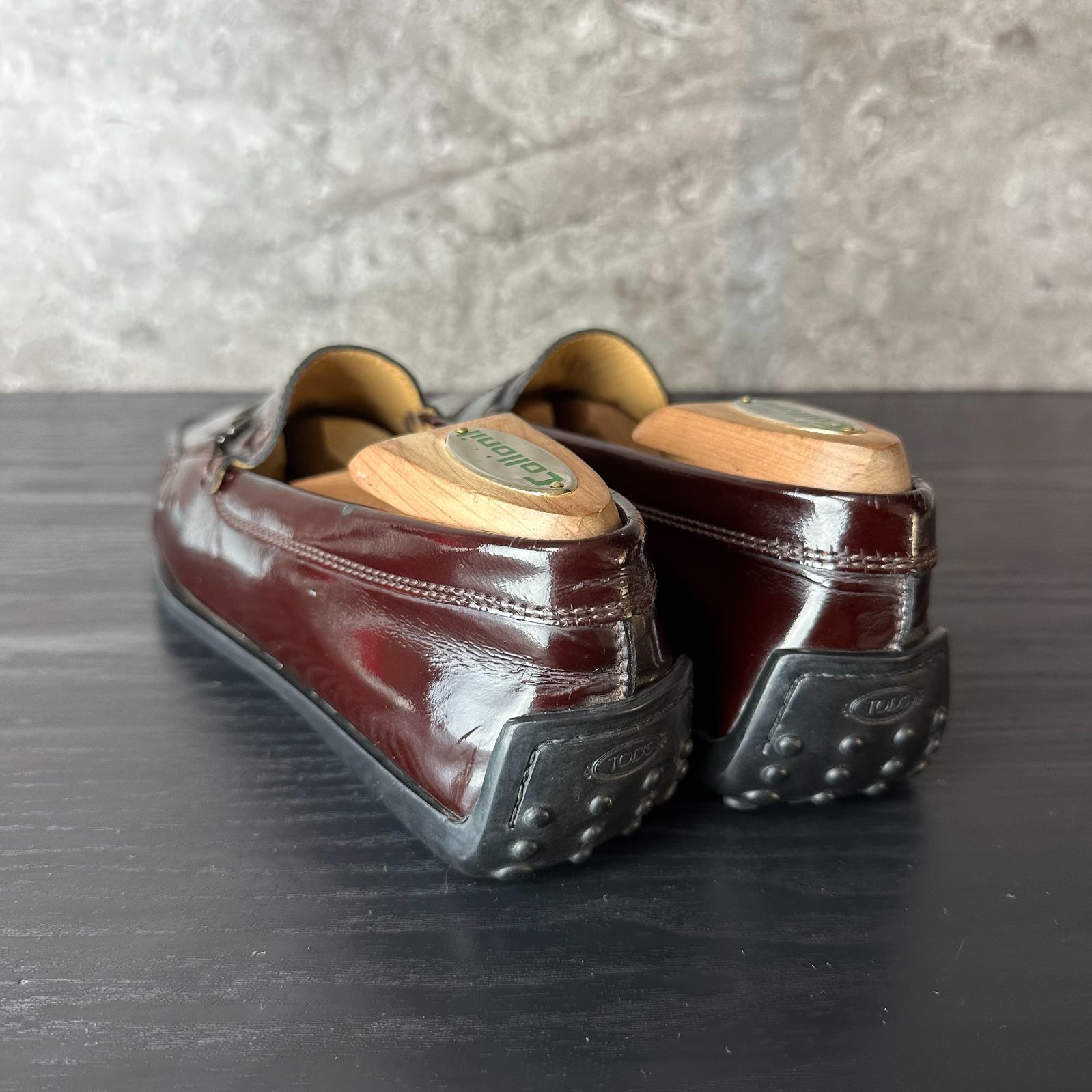 職人が丁寧に磨き上げました】S499 TOD'S トッズ Tロゴ エナメル